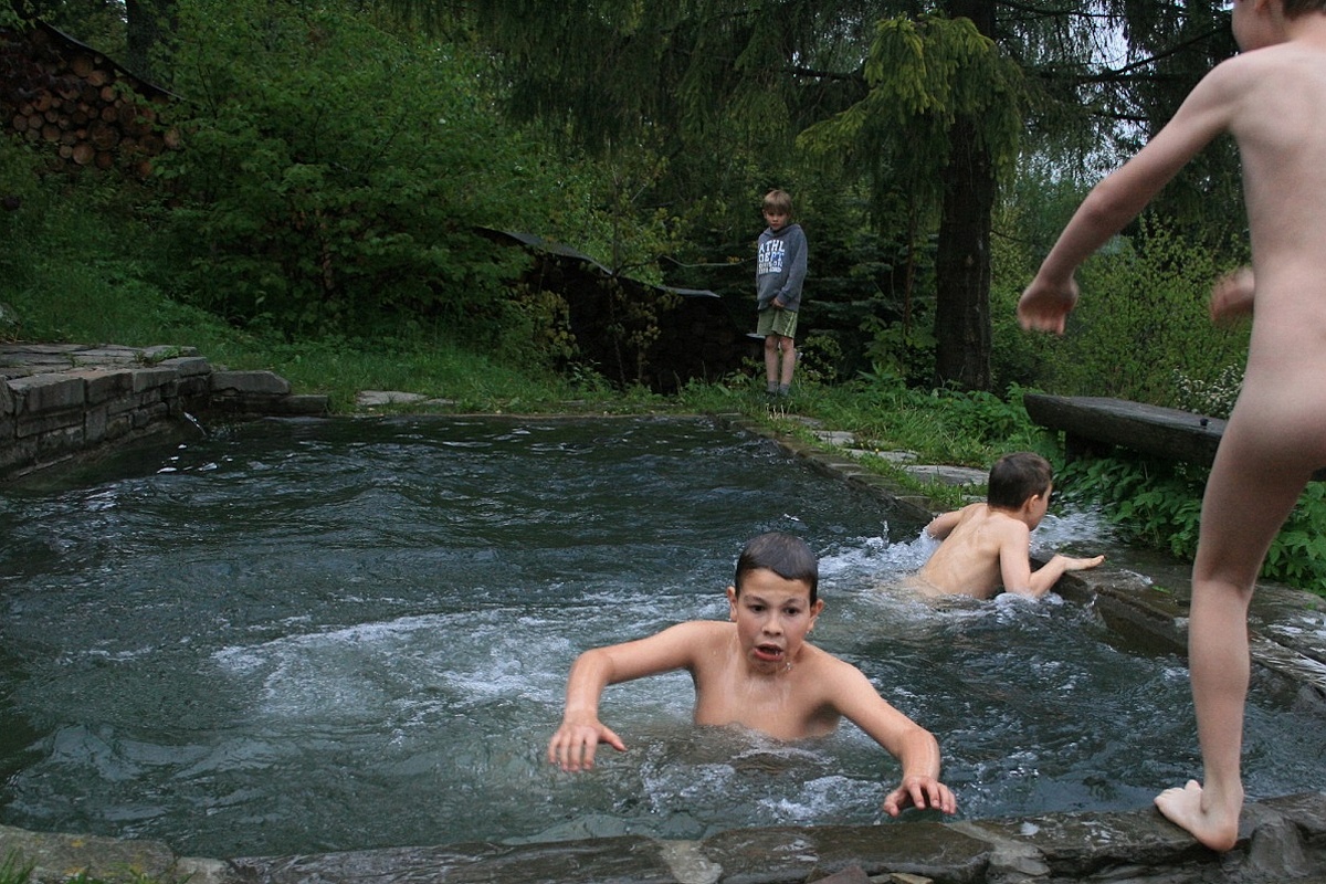 21 - večerní koupání přineslo Vendymu překvapení, že ta studená voda je opravdu studená! (foto Antek)