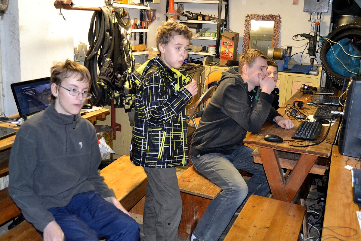 06 - Jídlo se mělo odbývat na jiném místě!