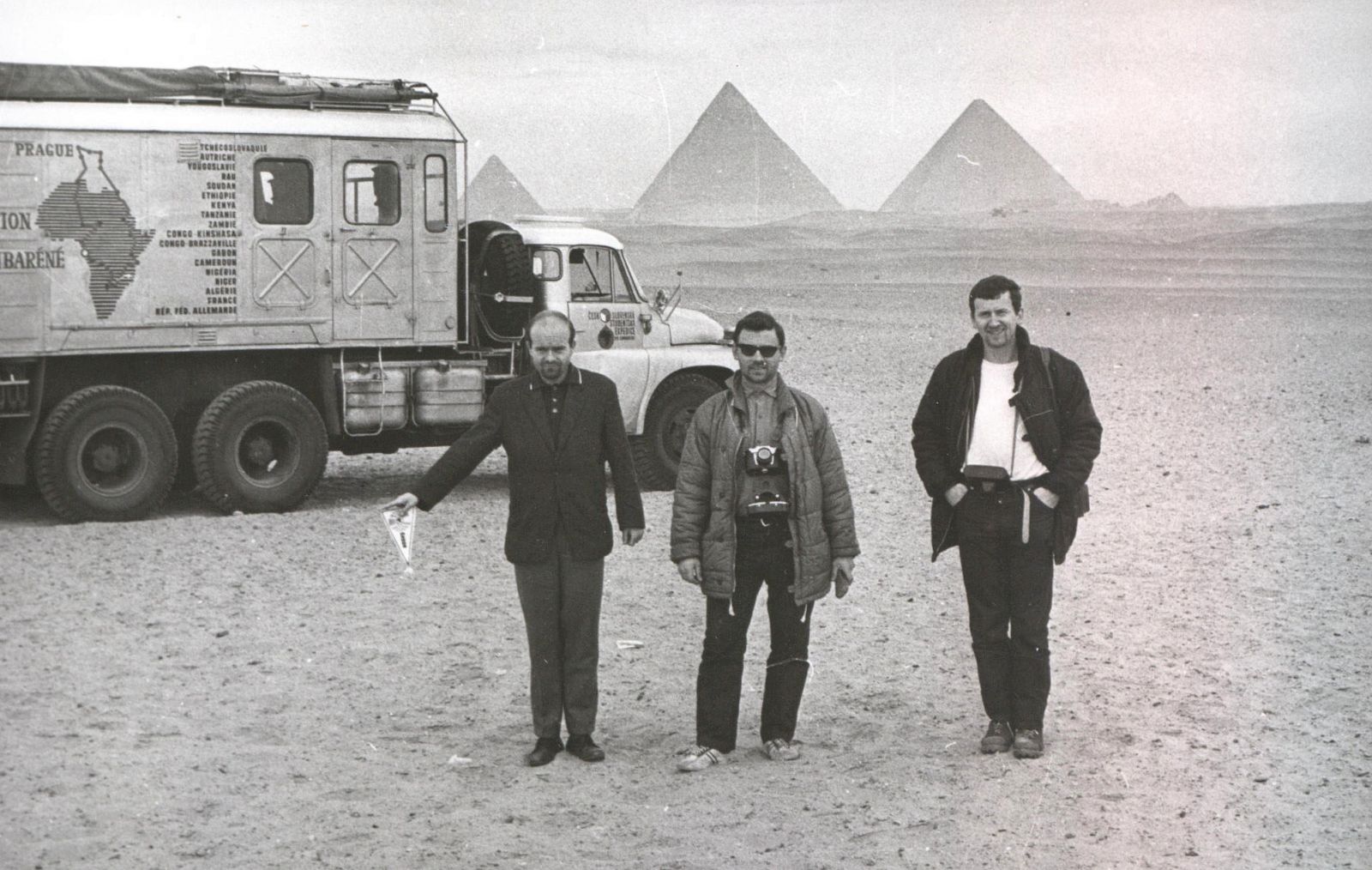 Luboš Kropáček, Jiří „Damián“ Plaček a Petr Bartůněk na blíže ne specifikovaném místě