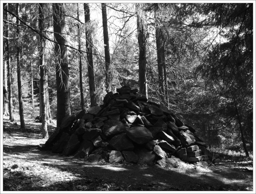 10 - oddílová mohyla pod samotou Hrnčín